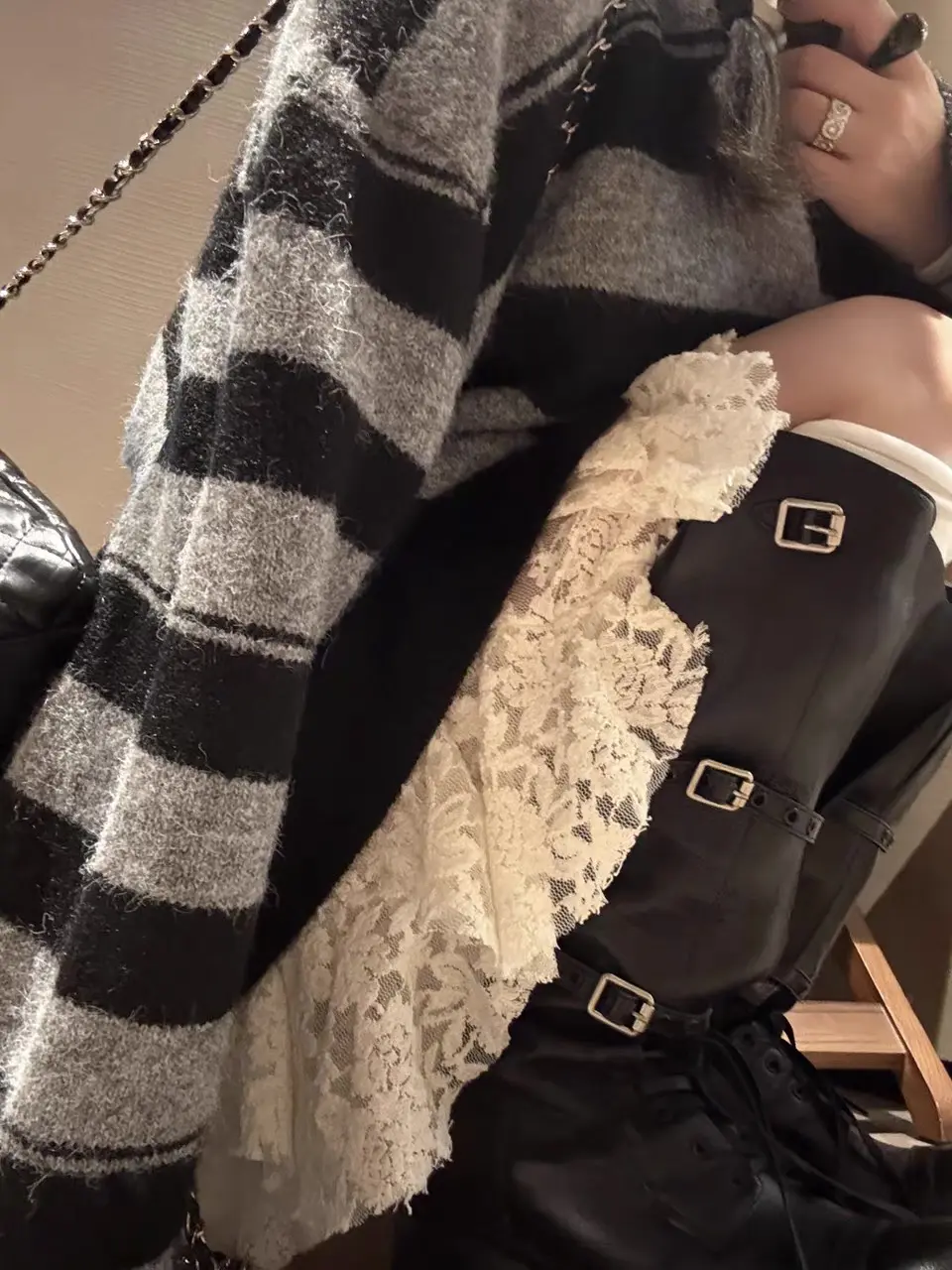스트라이프 라운드넥 루즈핏 가디건 상세 이미지 13