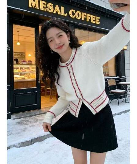 레트로 익스트림 제인 바람 캐주얼 와 성별 일상 출퇴근 인기 살구 색상 맨위 여성 2026 이른 봄 패치워크 색상 스웨터 오픈 가디건