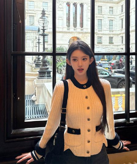 프랑스식 작은 샤넬 스타일 라운드 넥 배색 긴팔 니트 오픈 가디건 여성 가을 겨울철 고급 센스 품격 몸매 가꾸기 슬림해 보이는 맨위