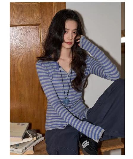 파란색 V넥 배색 스트라이프 긴팔 니트 오픈 가디건 여성 2026 가을 몸매 가꾸기 슬림해 보이는 캐주얼 맨위
