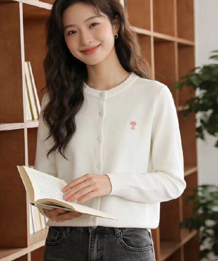 2026 봄 가을 새로운 순면 저항 올린 사람 : 공 니트 라운드 넥 긴팔 오픈 가디건 여성 루즈핏 한국 스타일 패션 자수 단색