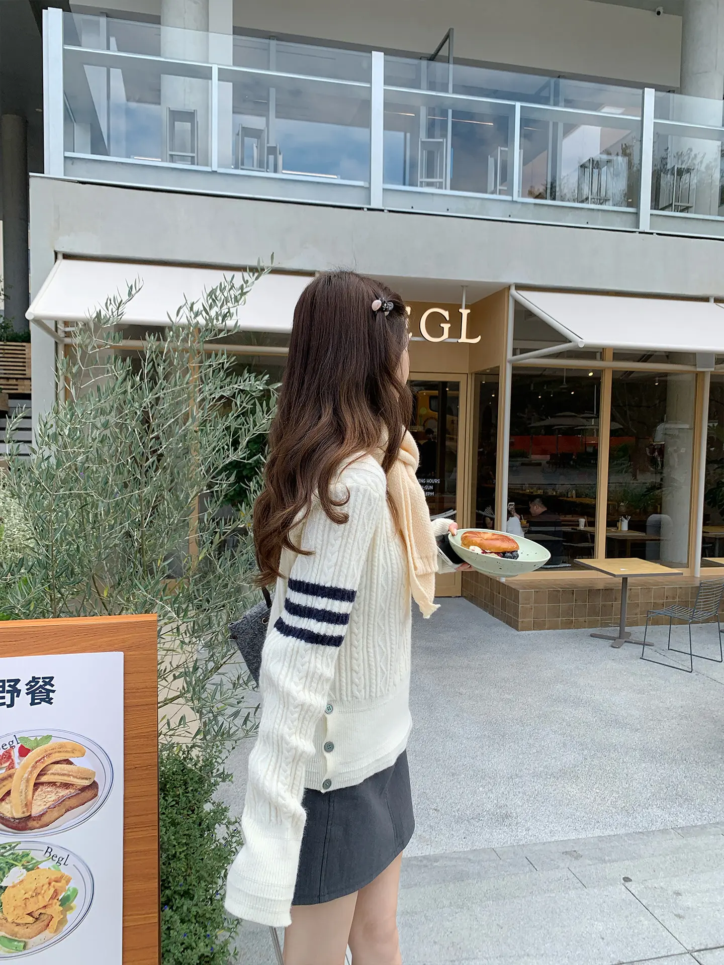 프레피 폴드 칼라 꽈배기 니트 상세 이미지 11