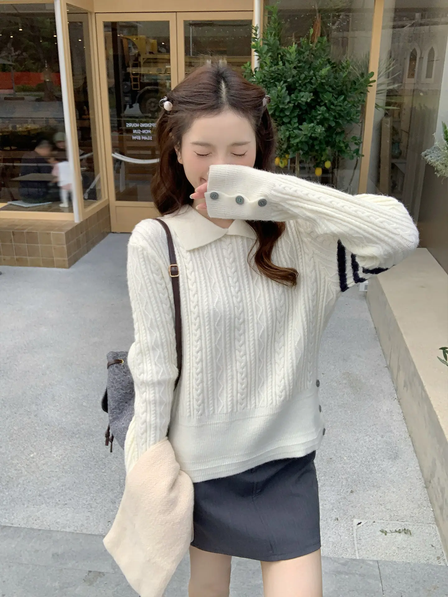 프레피 폴드 칼라 꽈배기 니트 상세 이미지 19