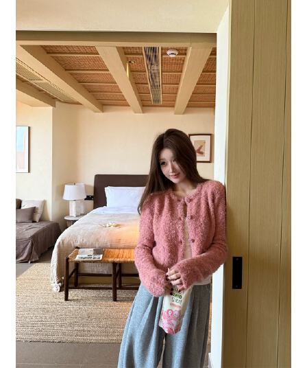 작은 샤넬 스타일 핑크색 두꺼운 루즈핏 오픈 가디건 스웨터 여성 코트 가을 겨울 느긋한 고급 센스 외출용 니트 스웨터 맨위
