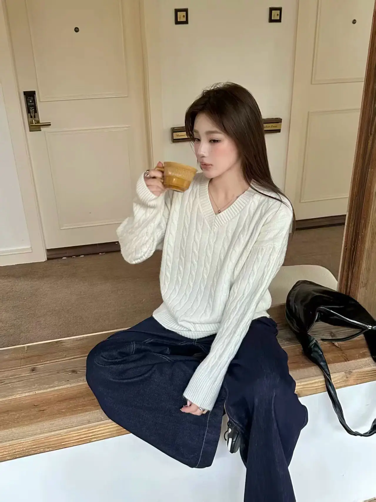 한국인기 라운드넥 니트 상세 이미지 5