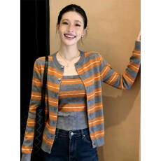 批发韩系氛围感穿搭两件套开衫上衣女早秋绝美巨好看的条纹长袖针织衫