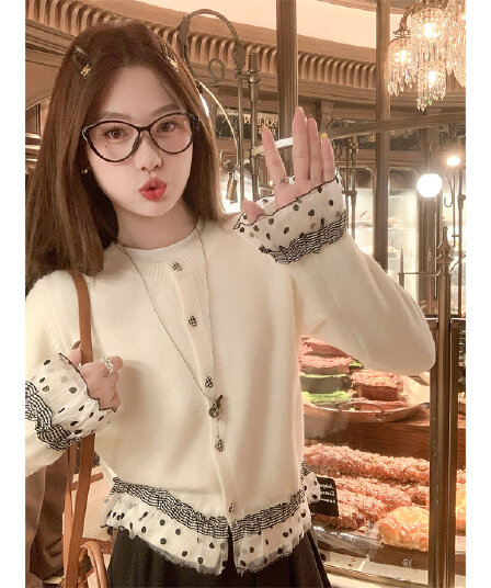 한 번 작은 짭짤한 한 부서 레이스 조각 쇼트 스타일 스웨터 오픈 가디건 여성 가을 겨울 작은 키 디자인 센스 니트 스웨터 맨위