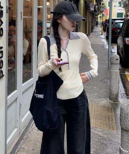 한 부서 POLO 칼라 배색 페이크 레이어드 니트 스웨터 가을 겨울 새로운 여성 몸매 가꾸기 슬림해 보이는 단추 스웨터 만나는 맨위