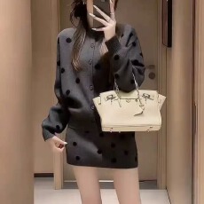 批发法式小香风针织套装女新款秋冬穿搭波点上衣+半身裙两件套