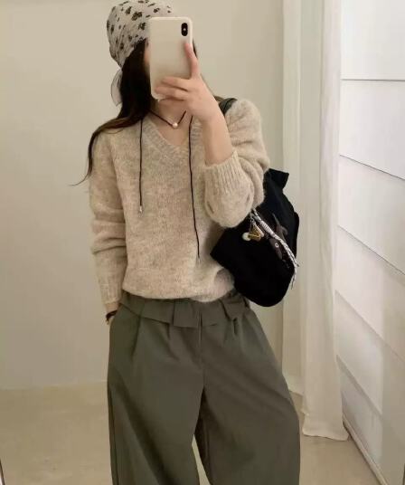 한 부서 부드러운 찹쌀 레트로 꽃 실 V넥 풀오버 니트 스웨터 여성 가을 겨울 꽃 실 개체 품질 다용도 캐주얼 스웨터