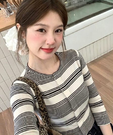 흑백 줄무늬 라운드 넥 긴팔 니트 오픈 가디건 여성 코트 이른 가을 고유 한 아름다운 작은 키 몸매 가꾸기 슬림해 보이는 맨위
