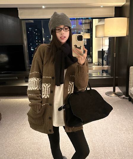 자카드 V넥 스웨터 오픈 가디건 여성 코트 겨울 두꺼운 루즈핏 다용도 슬림해 보이는 양모 니트 맨위