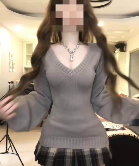 아메리칸 핫걸 바람 V넥 니트 스웨터 여성 가을 겨울 2026 봄 새로운 회색 몸매 가꾸기 섹시함 회색 스웨터 맨위