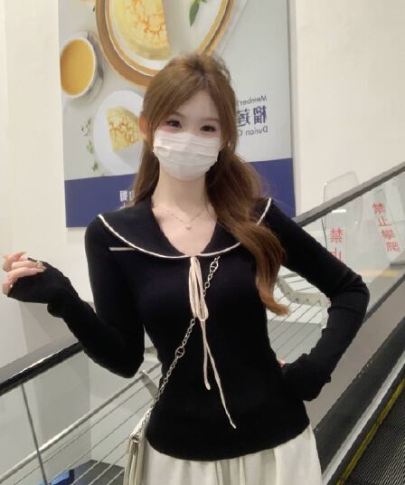 miu 부서 달콤한 스타일 베이비 칼라 디자인 센스 레이스업 긴팔 니트 맨위 여성 가을 겨울 몸매 가꾸기 슬림해 보이는 기본 셔츠