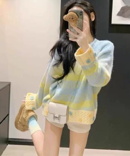 봄 가을 새로운 그라데이션 색상 라운드 넥 풀오버 스웨터 여자 재킷 작은 대중 디자인 센스 풀오버 외출용 맨위