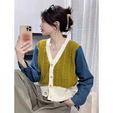 批发港风牛仔拼接针织开衫女春秋新款设计感宽松撞色麻花毛<b class='q'>衣外套</b>上衣