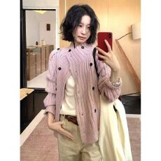 批发韩系粉色高领双排扣针织开衫女秋季慵懒风松弛感宽松显瘦毛衣<b class='q'>外套</b>
