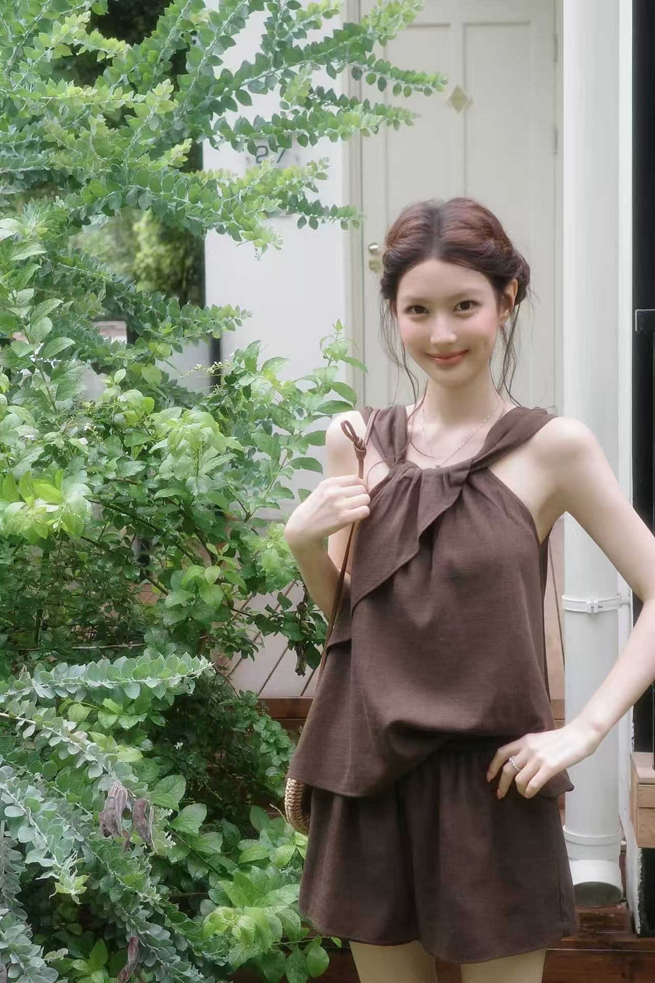 감사합니다. 아니요 고기 프릴 비틀림 민소매 캐미솔 한 마디 캐주얼 쇼트 스타일 치마바지 여성 여름 새로운 세트