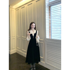 批发桃可了 <b class='q'>黑白</b>画境 刺绣重工翻领白色衬衣女+背带丝绒<b class='q'>连衣裙</b>套装秋