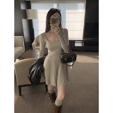 批发高级感方领针织连衣裙女秋冬新款气质修身<b class='q'>显瘦</b>包臀百搭打底短裙子