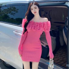 批发花朵一字肩性感露肩修身包臀针织<b class='q'>连衣裙</b>打底裙女秋冬设计感小众裙