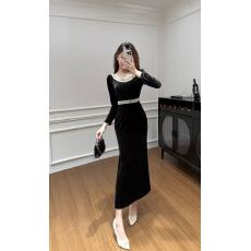 批发2025<b class='q'>秋</b>冬新款法式方领修身显瘦气质长袖丝绒连衣裙名媛宴会晚礼服