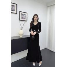 批发高级感轻奢优雅收腰礼服长裙2025秋<b class='q'>冬</b>季新款重工钉珠丝绒连衣裙女