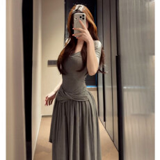 批发2026新款韩系扭结v领灰色短袖连衣裙子女初夏季特别漂亮掐腰长裙