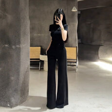 批发白色休闲运动套<b class='q'>装</b>女夏日穿搭高级感气质显瘦高端精致喇叭<b class='q'>裤</b><b class='q'>两件套</b>