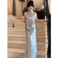 批发新中式国风<b class='q'>女装</b>2026新款套装盘扣马甲衬衫半身裙气质小香风两件套