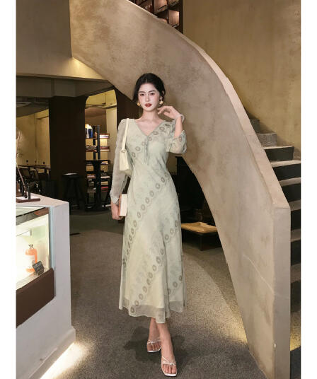 링 茜 거만한 와우 녹색 砚 가을 선 프랑스식 프린트 나팔 소매 여성 드레스 이른 가을 긴팔 허리 수축 한 마디 롱 스커트