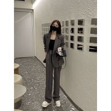 批发高级感灰色西装套装女春秋新款时尚休闲职业西服外套阔腿裤两件套