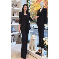 批发炸街网红爆款2025早秋轻奢高级感显瘦<b class='q'>职业</b>西服西装<b class='q'>套装</b>女春秋款