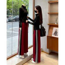 批发2025秋户外休闲运动套装女修身收腰<b class='q'>显瘦</b><b class='q'>外套</b>上衣红色阔腿裤两件.