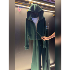 批发洋气减龄绿色休闲运动风套装女2025秋冬新款连唱卫衣<b class='q'>裤</b>子两件套女