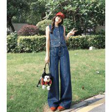 批发春装搭配复古<b class='q'>牛仔</b>蓝圆领无袖<b class='q'>马甲</b>简约宽松短款<b class='q'>背心</b>+<b class='q'>牛仔</b>裤一整套