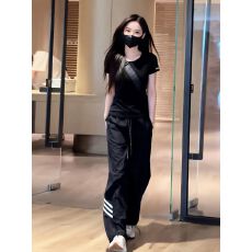 批发健身服休闲运动套装女2026夏季高端品牌黑色短袖T恤阔腿裤两件套