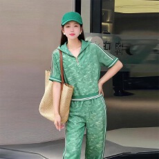 批发2026年夏季慵懒系松弛<b class='q'>短袖</b>T恤长<b class='q'>裤</b>穿搭减龄绿色运动休闲两件套<b class='q'>装</b>