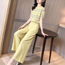 批发高级感黄色时尚套装女夏季新款时髦洋气减龄<b class='q'>条纹</b>短袖阔腿<b class='q'>裤</b><b class='q'>两件套</b>