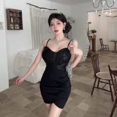 批发实拍法式亮片吊带连衣裙女性感收腰显瘦新款晚宴派对礼服包臀<b class='q'>短裙</b>