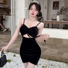 批发实拍丝绒吊带<b class='q'>连衣裙</b>女设计感抽绳镂空修身显瘦包臀裙性感小礼裙