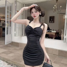 批发实拍甜辣风吊带连衣裙女修身显瘦性感包臀裙设计感小众辣妹裙