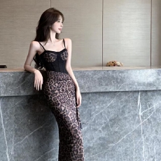 批发实拍性感<b class='q'>豹纹</b>吊带<b class='q'>连衣裙</b>女收腰显瘦小众设计感宴会约会裙