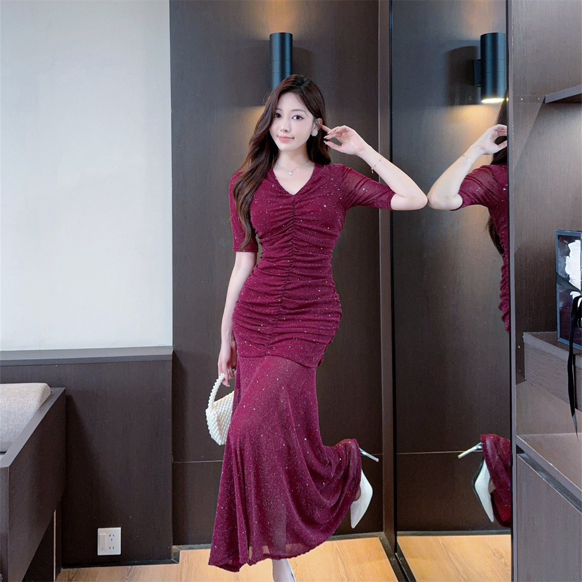 RY3608# 实拍名媛风 V 领褶皱连衣裙女亮片修身包臀鱼尾裙晚宴年会礼...