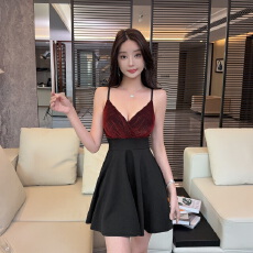 批发实拍纯欲辣妹深 V 吊带连衣裙收腰拼接短裙约会氛围感小礼裙