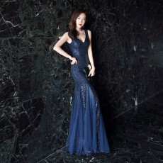 批发实拍 轻奢晚<b class='q'>礼服</b> 气质高级感亮片鱼尾裙长裙<b class='q'>礼服</b>宴会主持<b class='q'>敬酒</b>服