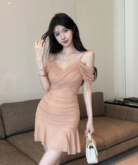 실사 순수한 욕망 바람 보라색 슬립 오프숄더 여성 드레스 여름 허리 수축 슬림해 보이는 주름 망사 핫걸 타이트 스커트 미니 스커트