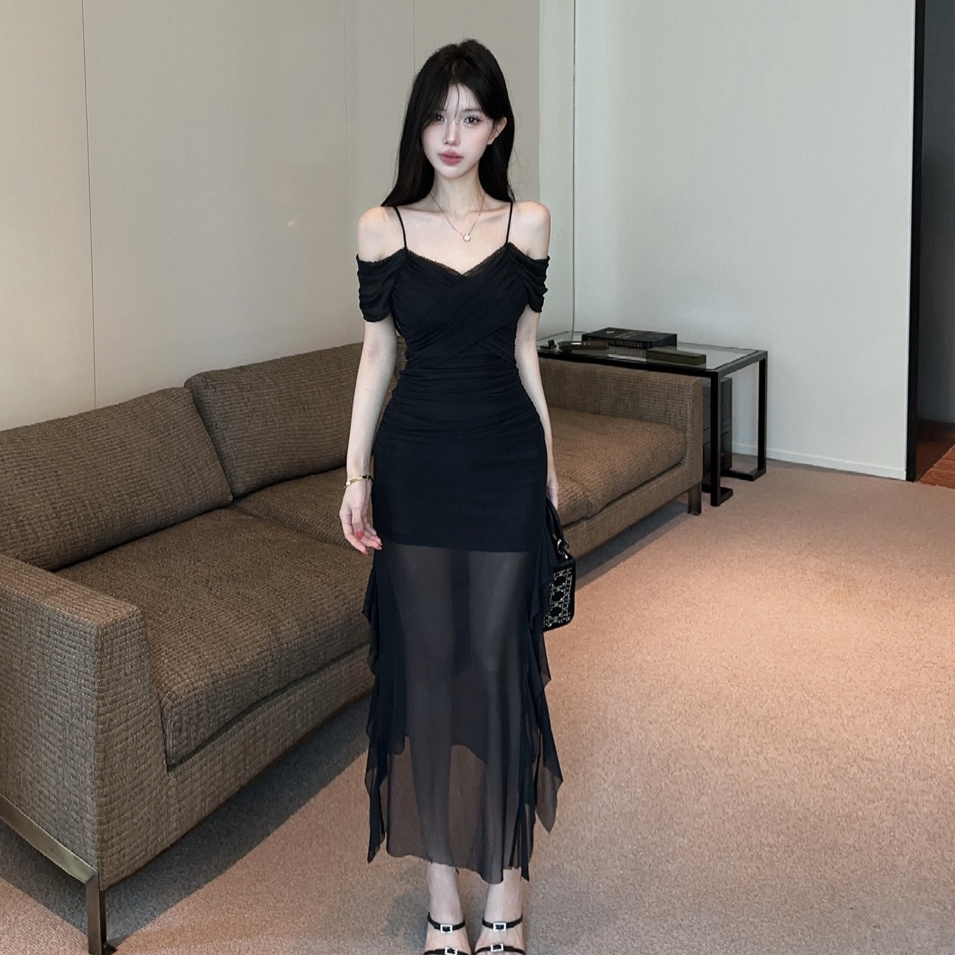 실사 순수한 욕망 바람 보라색 슬립 오프숄더 여성 드레스 허리 수축 슬림해 보이는 주름 망사 인어 꼬리 롱 코트 드레스