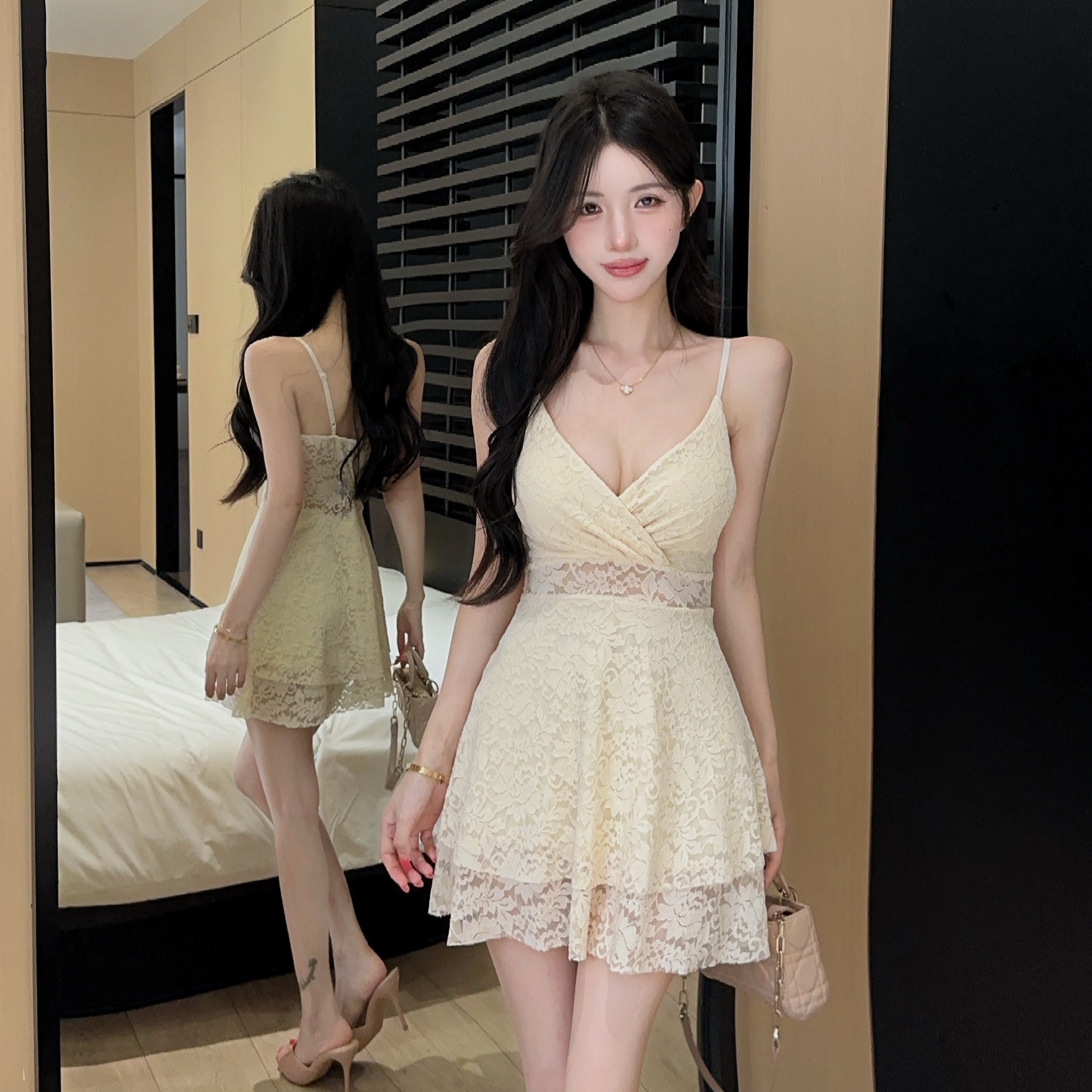 실사 순수한 욕망 v 칼라 십자가 레이스 슬립 드레스 허리 수축 슬림해 보이는 핫걸 쇼트 스타일 a 단어 치마