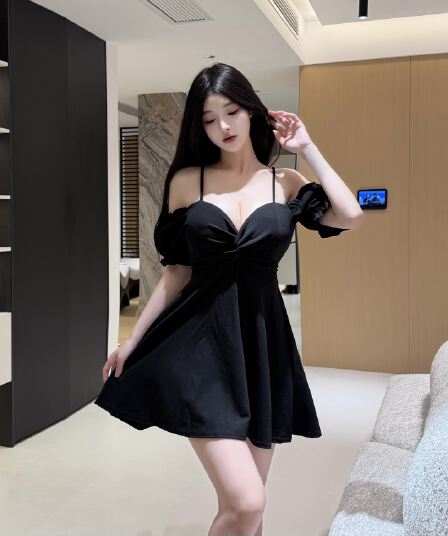 실사 오프숄더 튜브탑 슬립 드레스 디자인 센스 비틀림 허리 수축 표지 고기 디스플레이 몸 거품 소매 쇼트 스타일 예복 치마